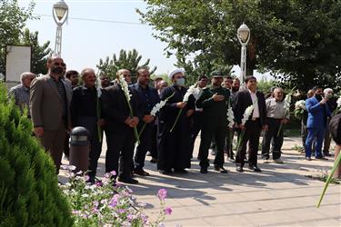 مراسم غبارروبی، عطرافشانی و گلباران مقبره شهدای‌گمنام شهر زیار