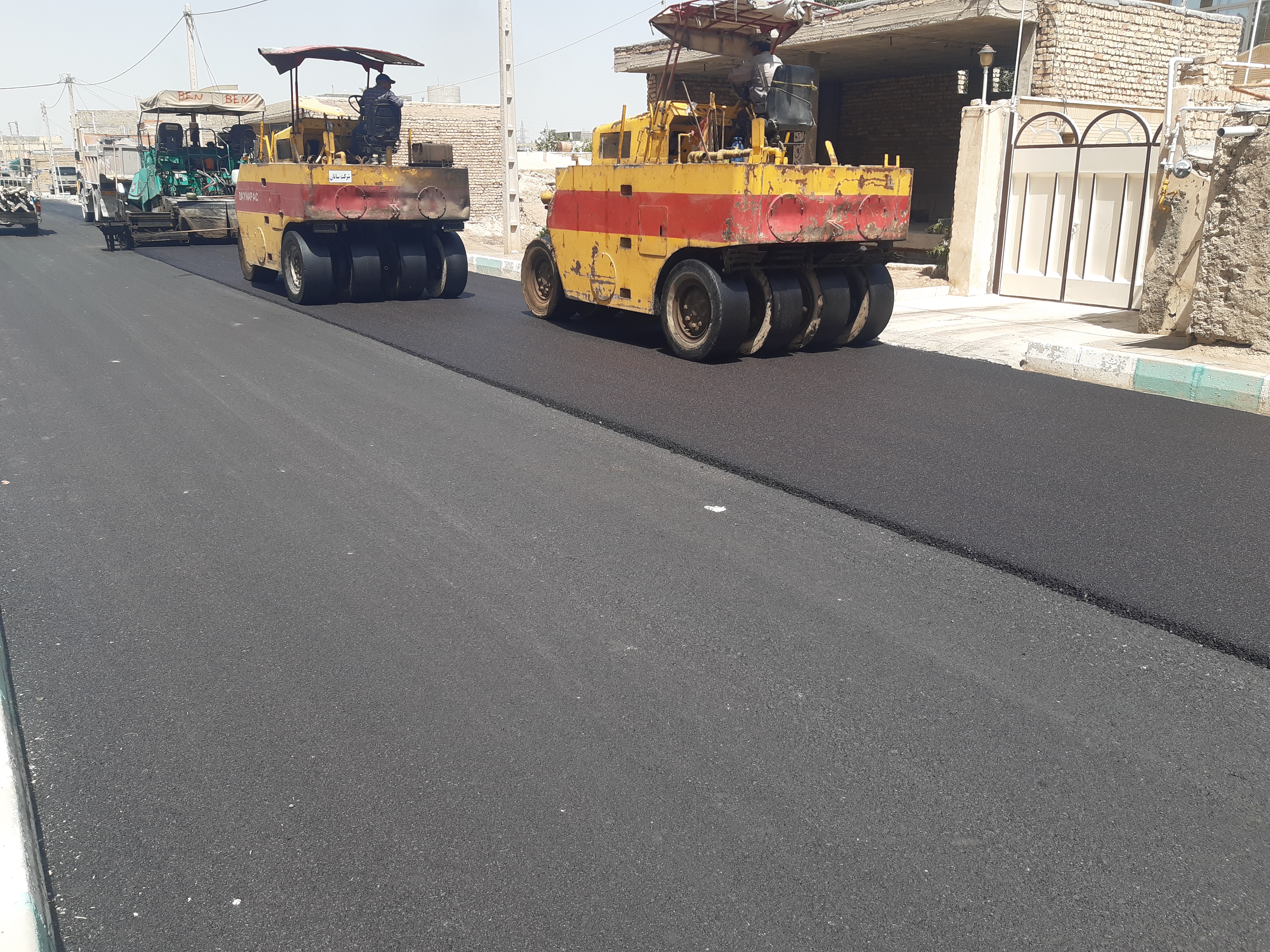 آسفالت خیابان امام خمینی و میدان امام  رضا